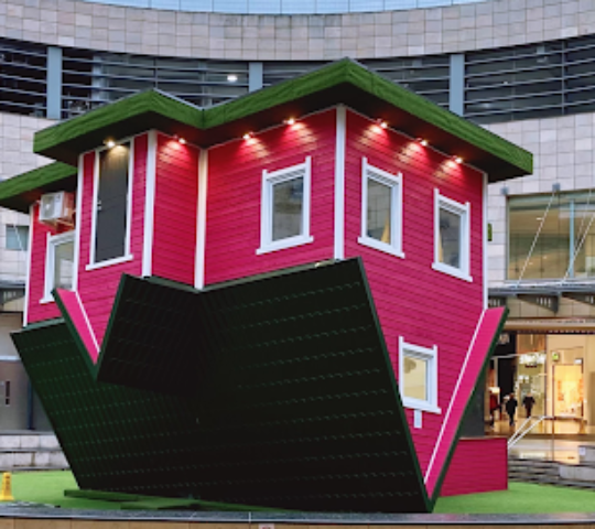 Upside Down House – Milton Keynes