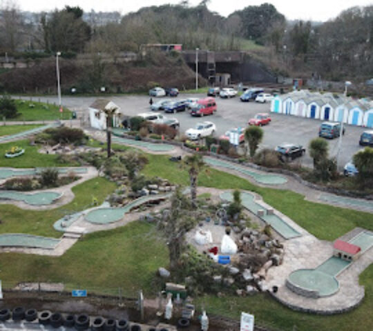 crazy golf paignton goodrington