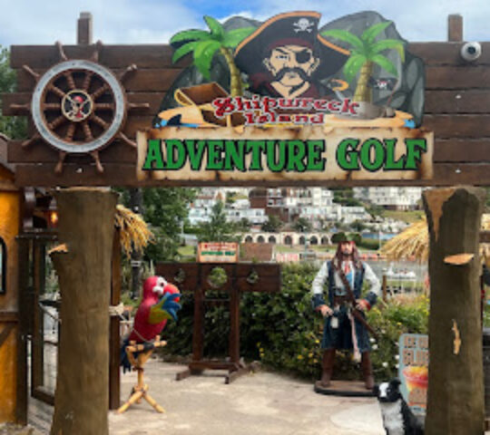 Shipwreck island Adventure Golf